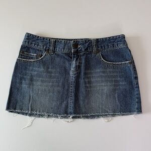 VNTG Y2K Aeropostale Denim Distressed Mini Skirt Frayed Raw Hem Juniors Size 1/2